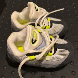 Nike air max neon green size 7C